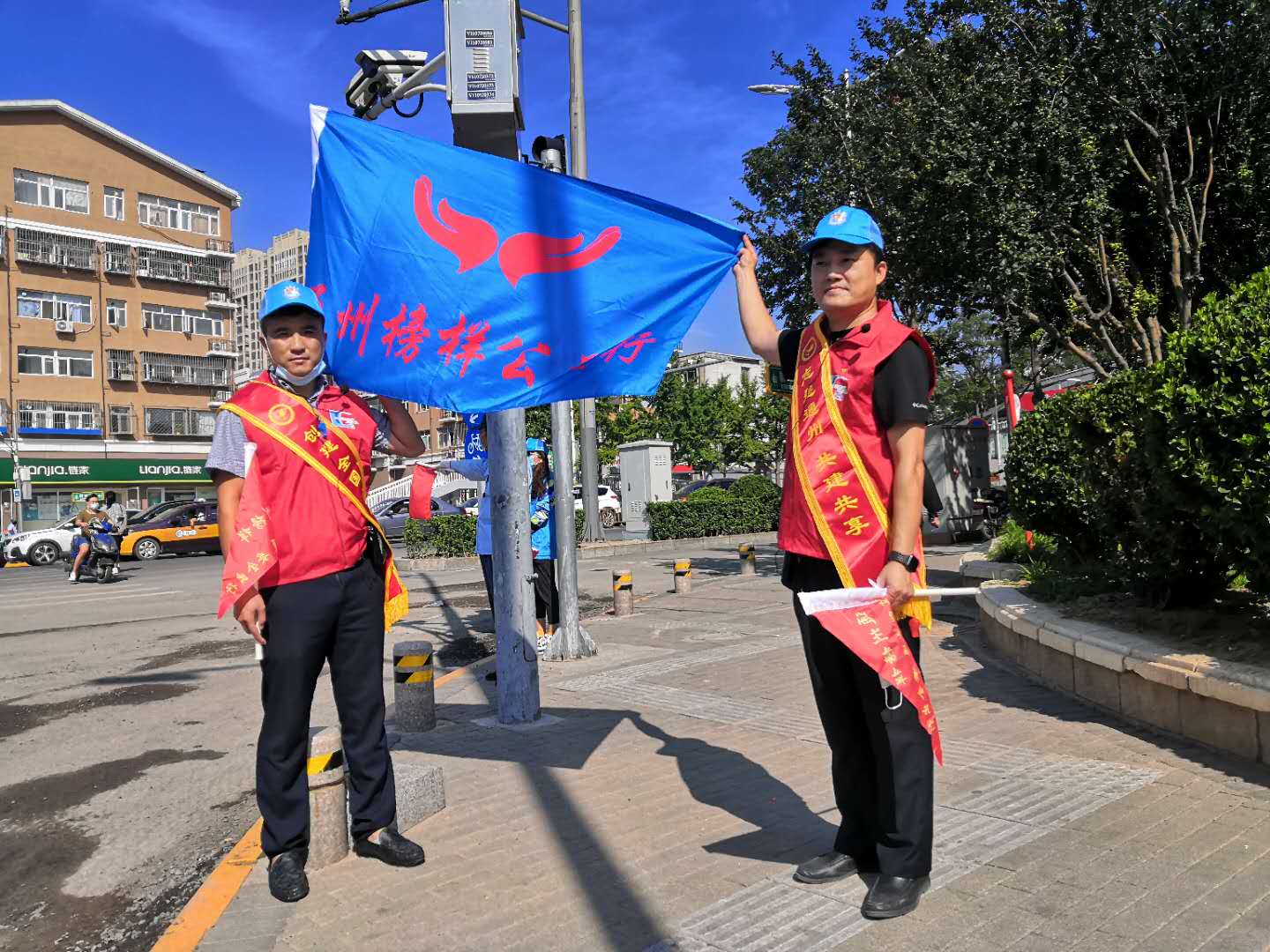 <strong>视频大鸡巴想要肏屄屄</strong>